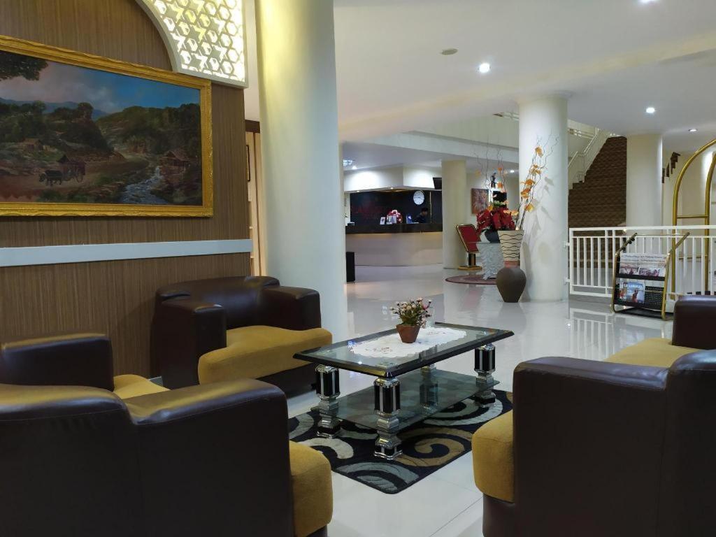 Rangkayobasa Hotel Padang Panjang Букиттинги Экстерьер фото